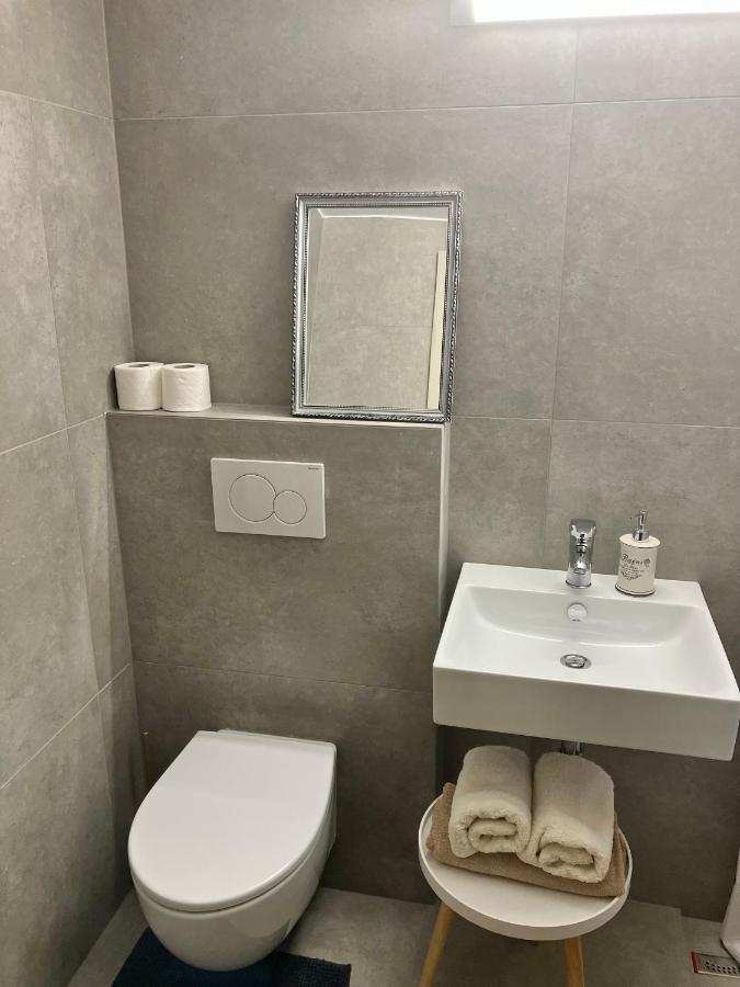 דירות פוסטוינה Prestranek Castle Estate מראה חיצוני תמונה